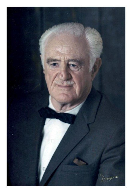 Image of Dr. MacKenzie M.